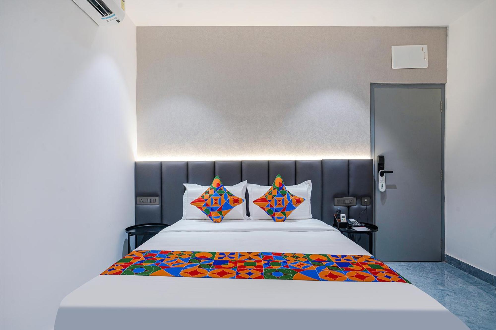 Fabhotel Prime Cloud 5 Studios Hyderabad Exterior foto