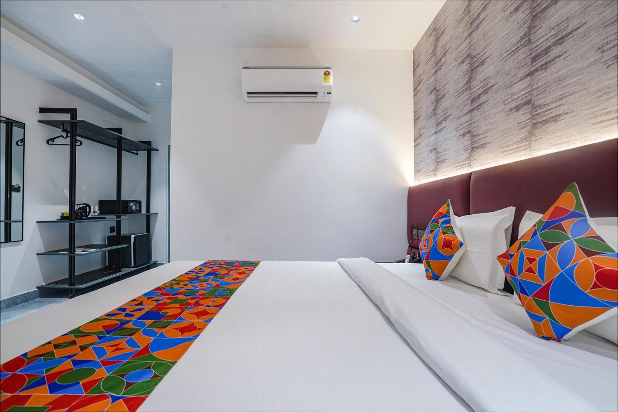 Fabhotel Prime Cloud 5 Studios Hyderabad Exterior foto