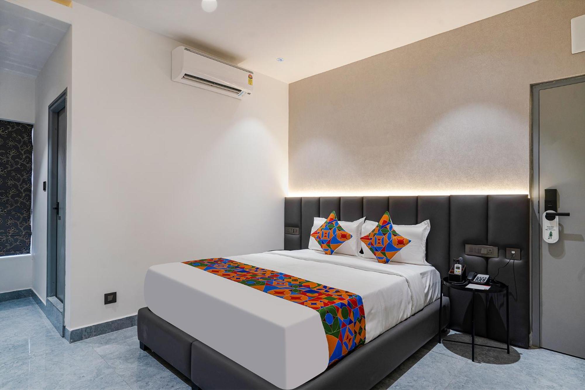 Fabhotel Prime Cloud 5 Studios Hyderabad Exterior foto